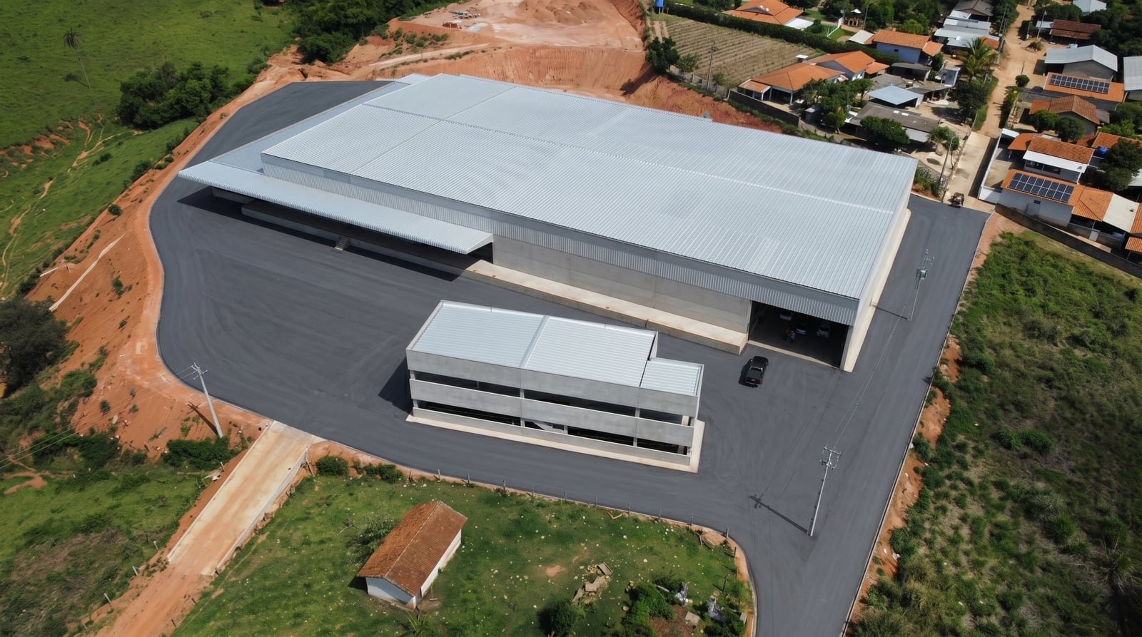 Fábrica da Live Universe — vista aérea (15.000 m²)